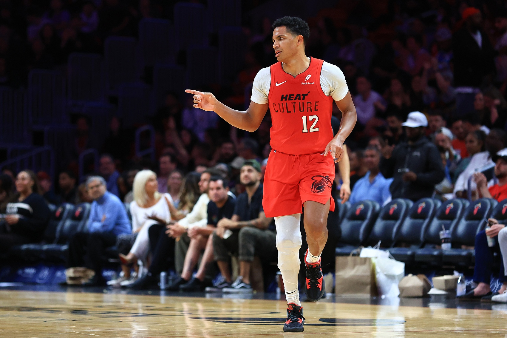 亚冠-热火队记：德鲁-史密斯合同第1年为全额保障 后2年为有条件保障