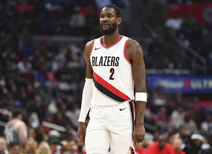 美记：雄鹿和湖人正在竞争，两队都有意签约艾顿