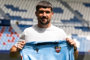 官方：莱万特签下33岁澳洲国门马修-瑞安，签约1+1年