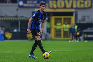 中超-记者：在同意阿坎吉交易后，国米愿意将帕瓦尔外租马赛